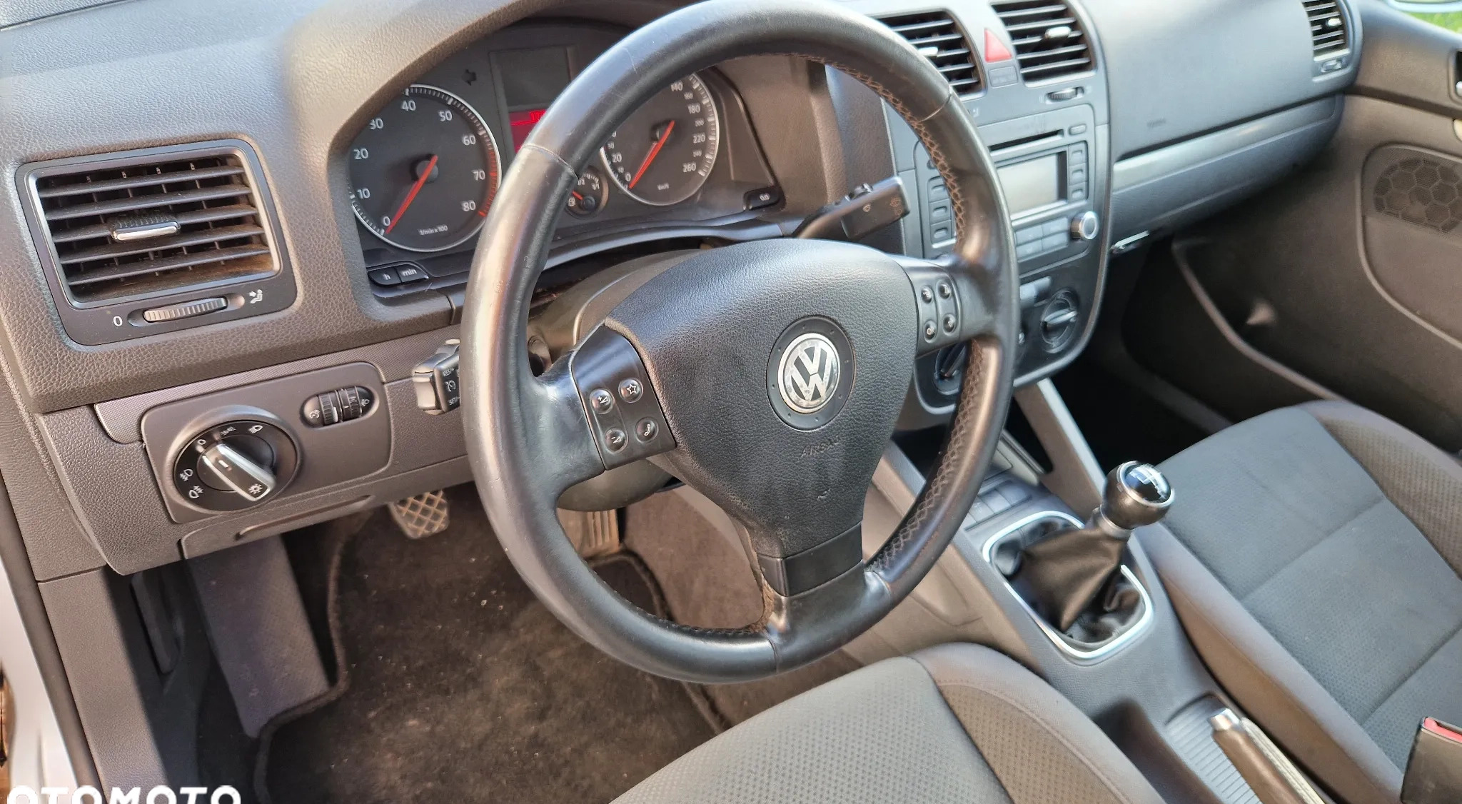 Volkswagen Golf cena 13900 przebieg: 280000, rok produkcji 2005 z Sompolno małe 172